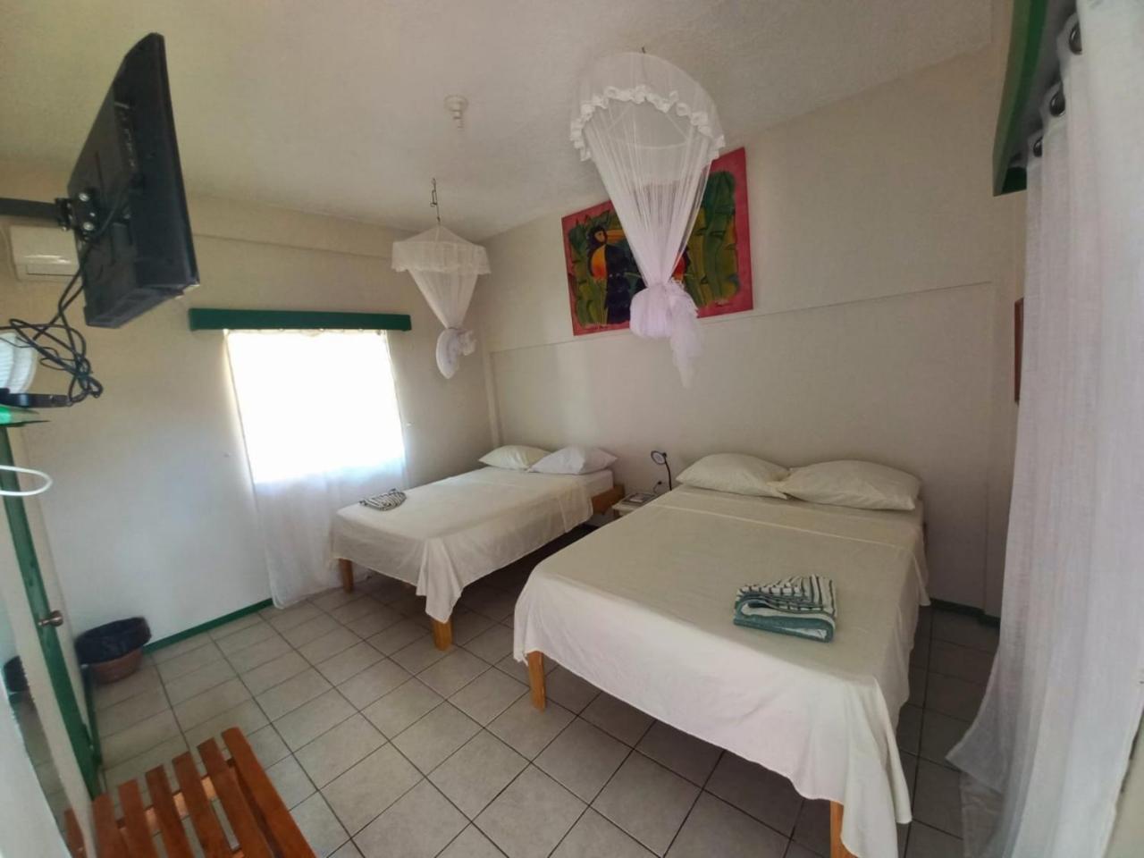 The Seaside Garden Guesthouse Buccoo Екстериор снимка